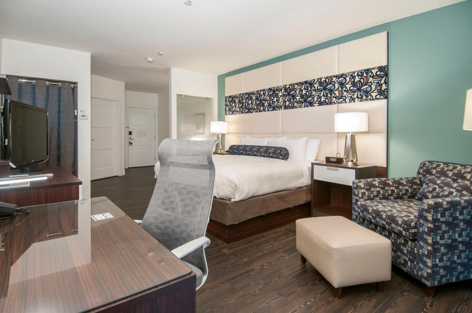 Standard King Room