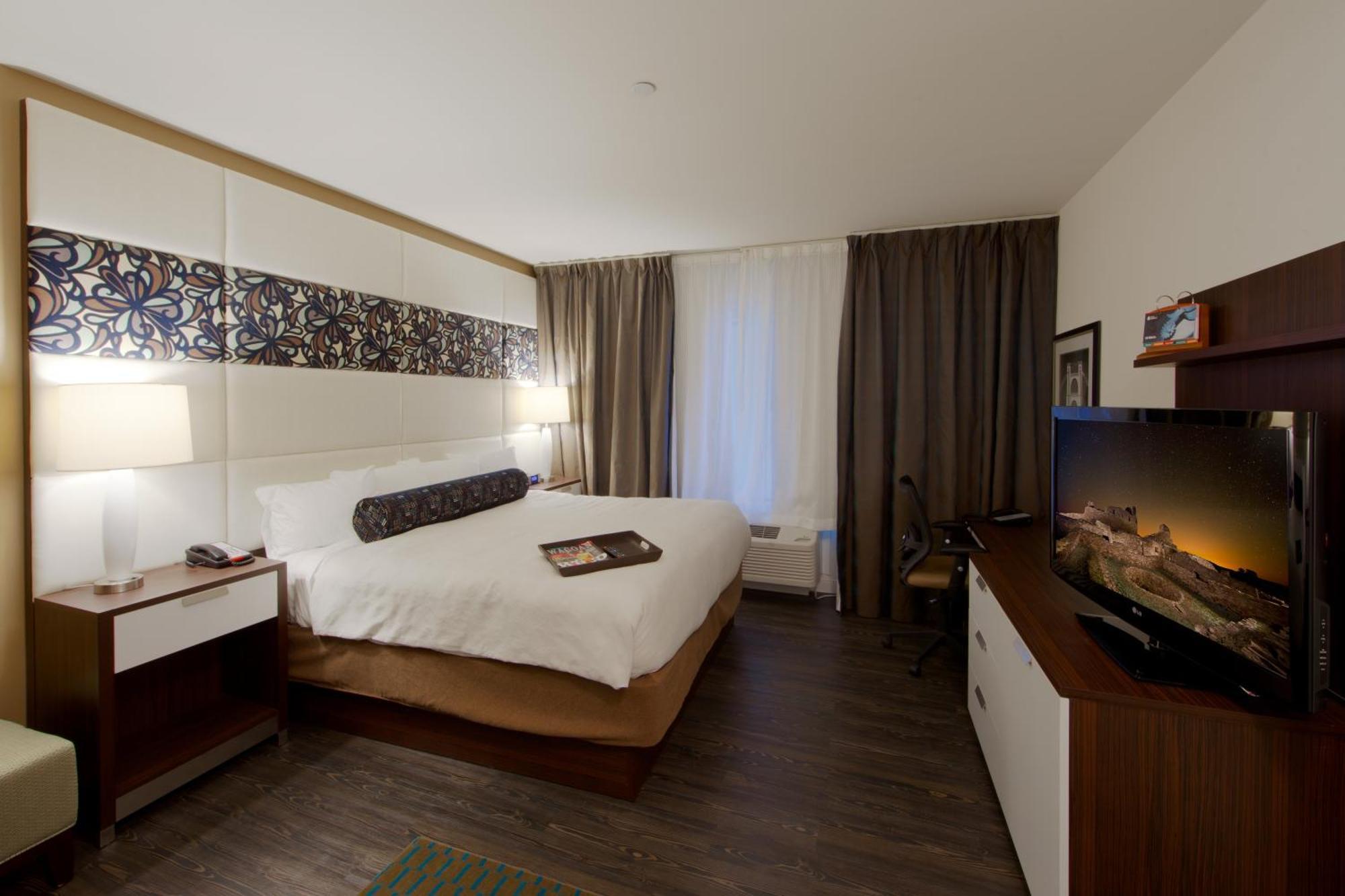 One-Bedroom King Suite Living Area