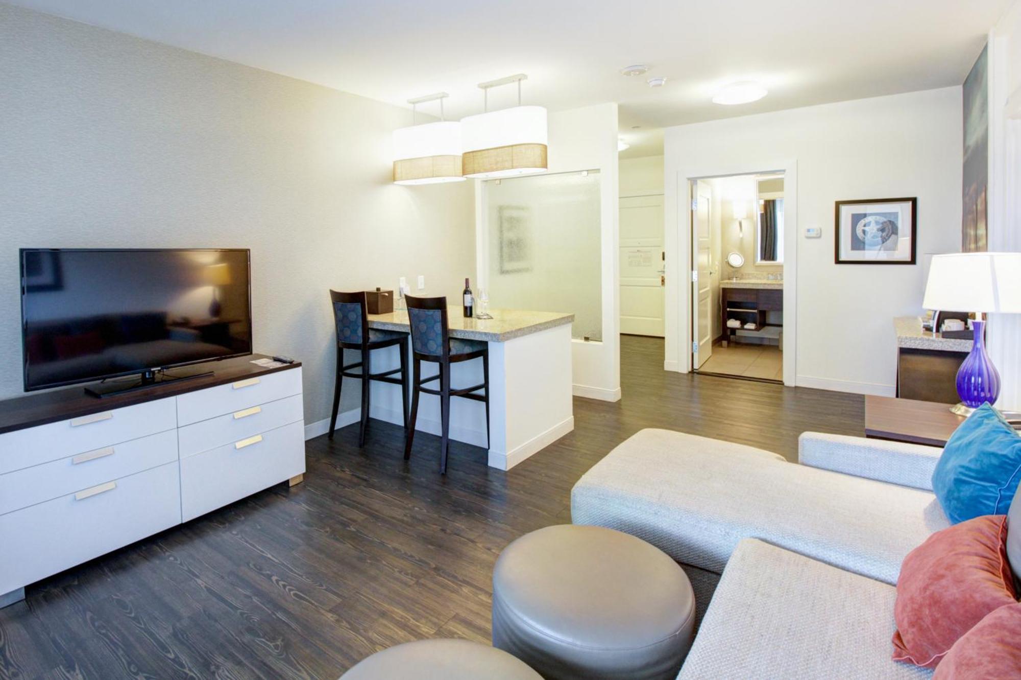 One-Bedroom King Suite Living Area