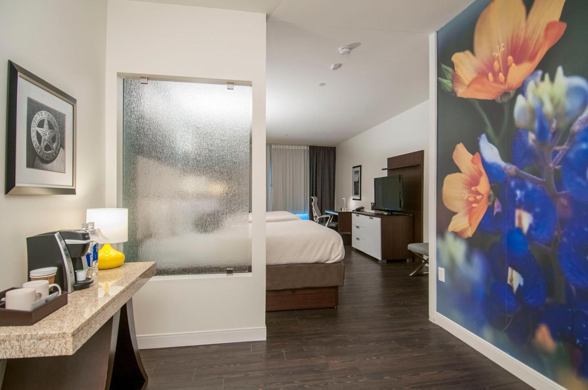 Standard Queen Room Two Queen Beds